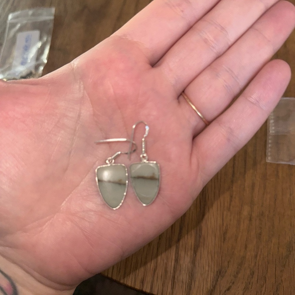 Neutral Stone Dangle Earrings
